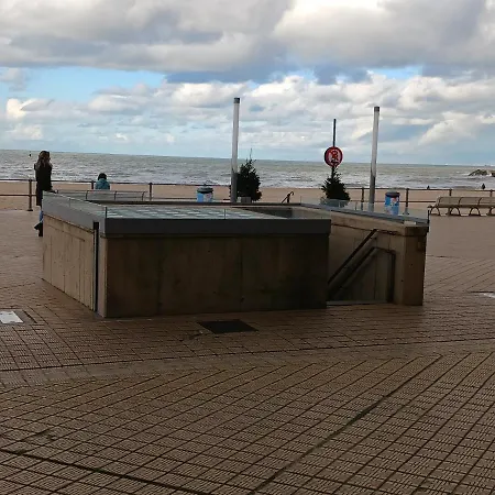 Louisa Met Prachtig Zeezicht